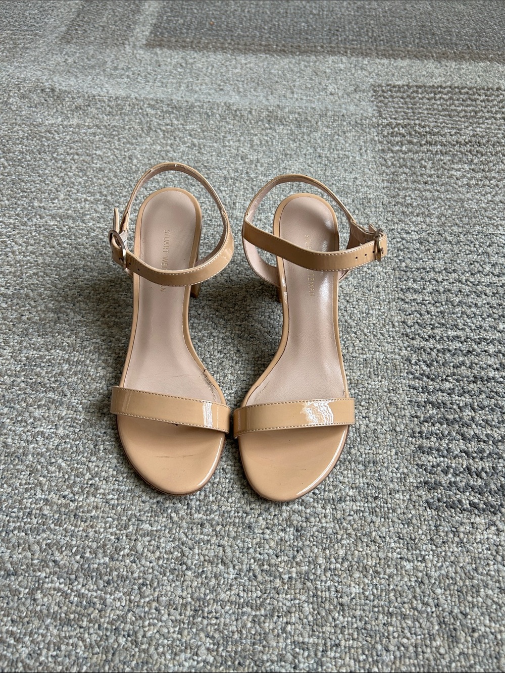 Stuart Weitzman, nude patent leather heels, size 6